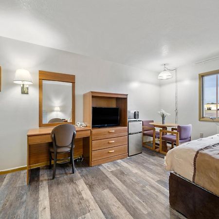 Executive Inn Cass City Bagian luar foto
