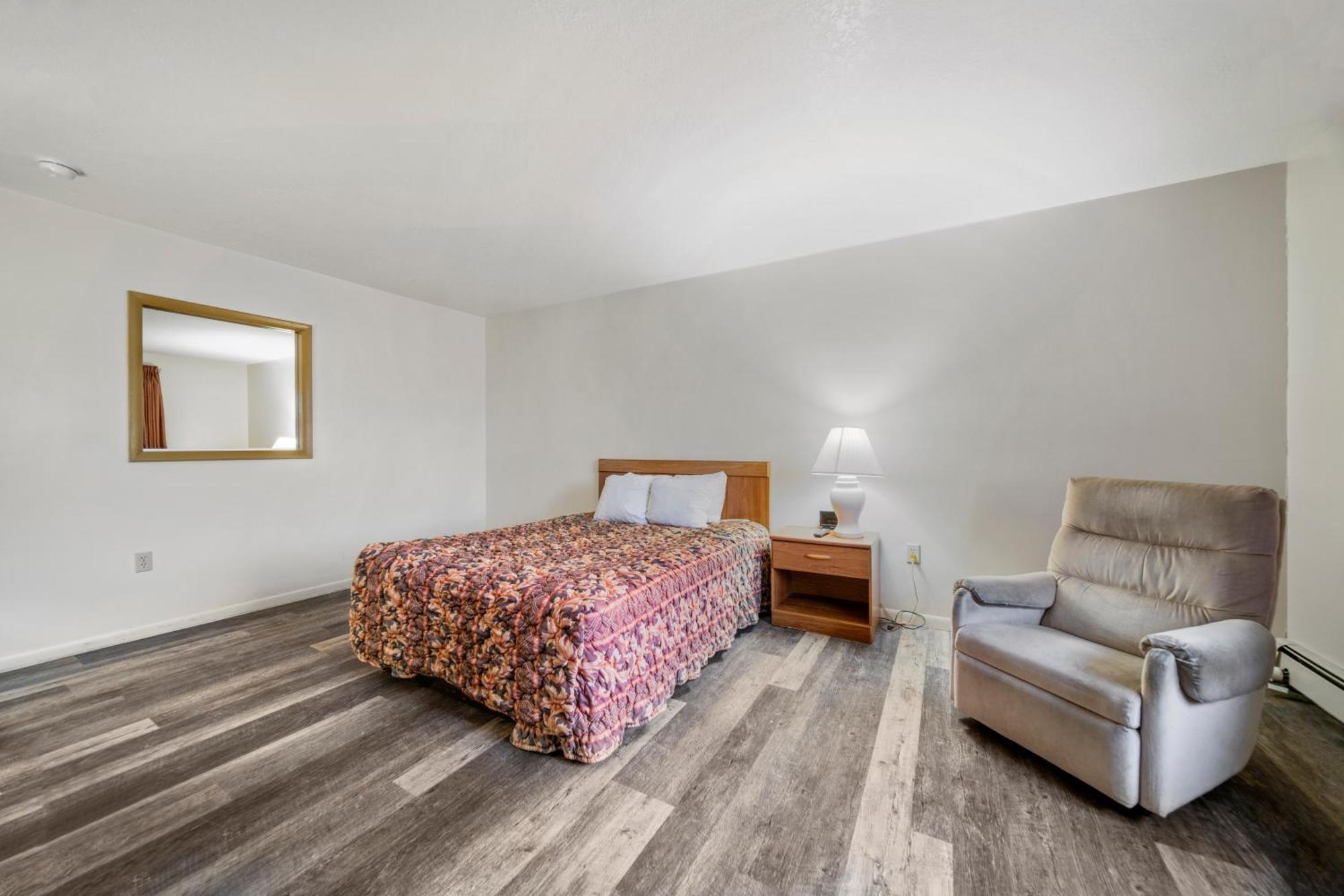Executive Inn Cass City Bagian luar foto